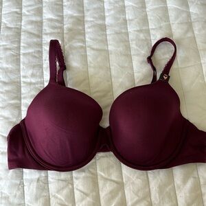 Victoria’s Secret body by Victoria bra